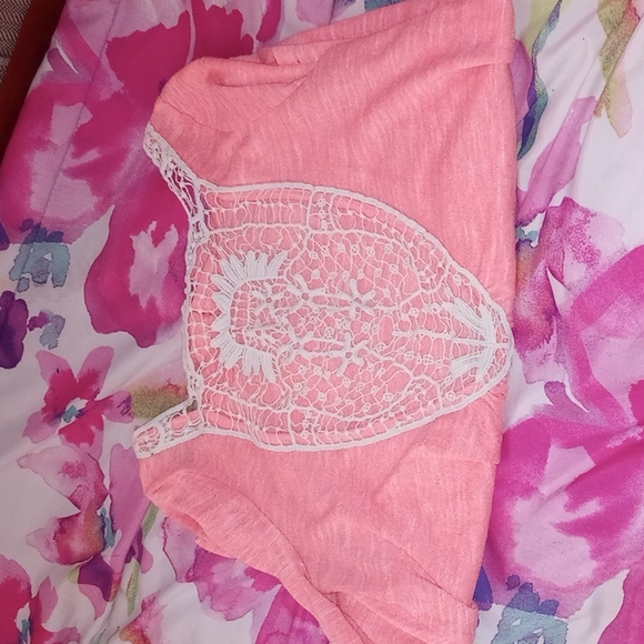 Cute Top - Picture 4 of 5